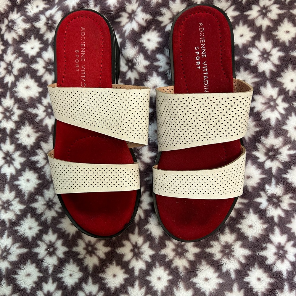 Adrienne Vittadini sport wedge